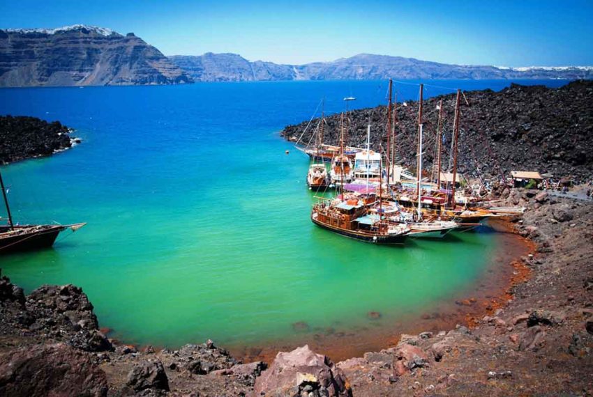 Volcano-Island-old-vourvoulos-houses